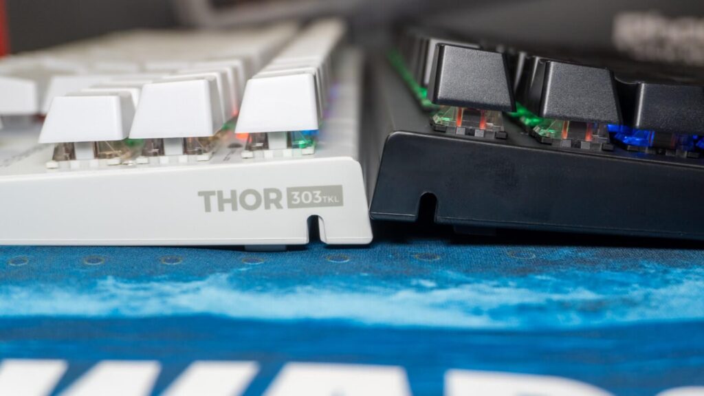 Nóżki do regulacji wysokości klawiatury Thor 303 TKL