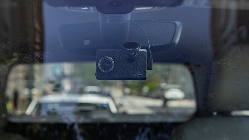 Kamera samochodowa Garmin Dash Cam Live z podglądemna żywo